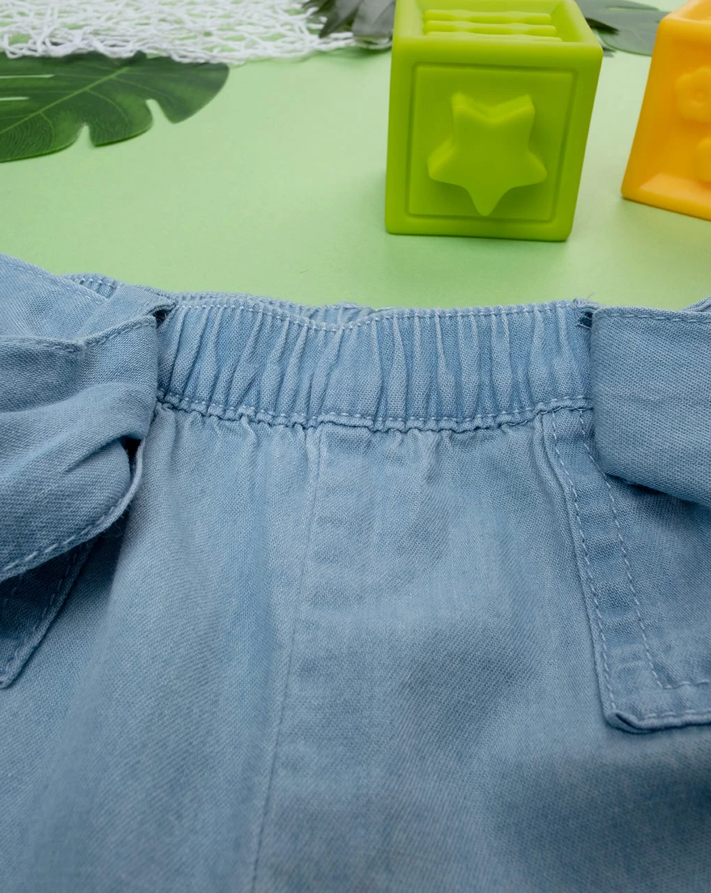 Short Chambray Bimba "fiori" 5 Short Chambray Bimba "fiori" - immagine 5