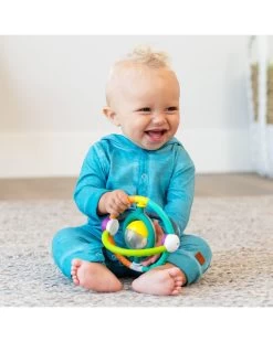 Infantino - Orbit Rattle Sonaglio -Negozio Di Prodotti Per Bambini 97122f86 xz 000000000000648990 02