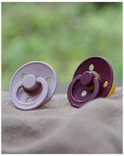 Set 2 Ciucci Tettarella Tonda In Gomma Naturale 6/18 Mesi - Colore Pink Plum E Sambuco - Bibs -Negozio Di Prodotti Per Bambini b269ea79 xz 1276296 2